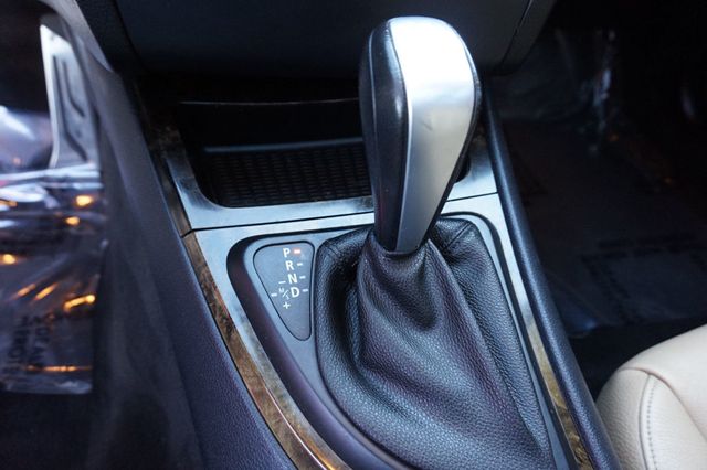 2011 BMW 1 Series PREMIUM PKG, PREMIUM WHEELS, HEATED SEATS, MOON ROOF - 22935641 - 21