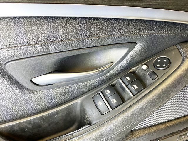 2011 BMW 5 Series 535i xDrive - 22926147 - 17