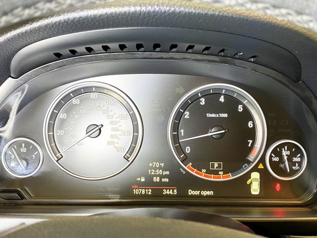 2011 BMW 5 Series 535i xDrive - 22926147 - 28