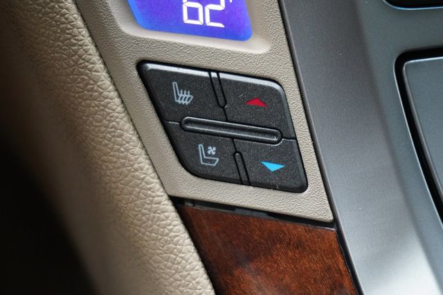 2011 Cadillac CTS Coupe 2dr Coupe Premium RWD - 22904282 - 17