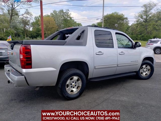 2011 Chevrolet Avalanche 4WD Crew Cab LS - 22849589 - 4