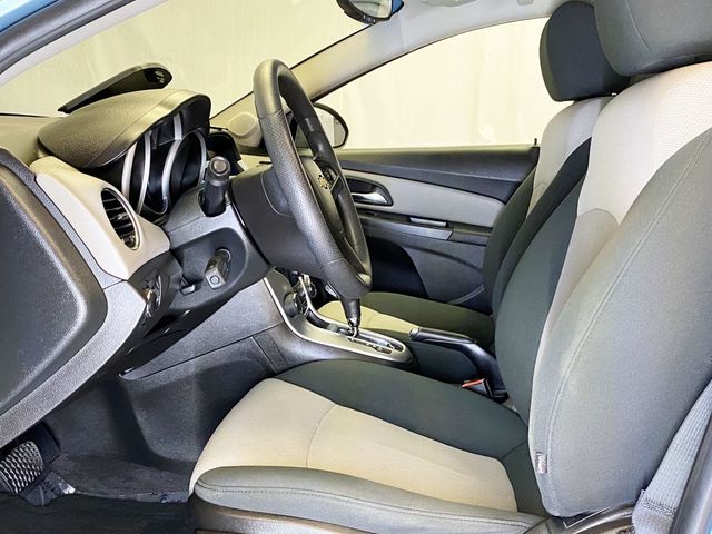 2011 Chevrolet CRUZE 4dr Sedan LS - 22938136 - 15