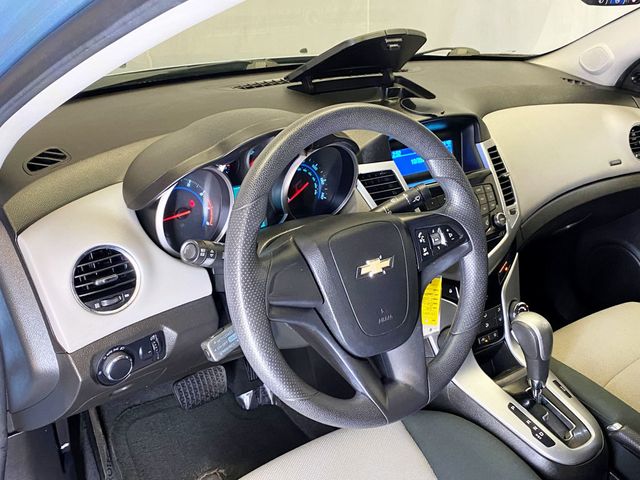 2011 Chevrolet CRUZE 4dr Sedan LS - 22938136 - 17
