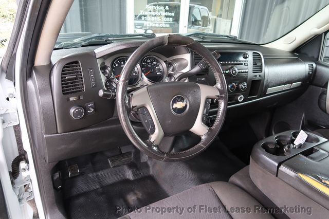 2011 Chevrolet Silverado 3500HD Silverado 3500 4WD Crew Cab Utility  - 22938828 - 9