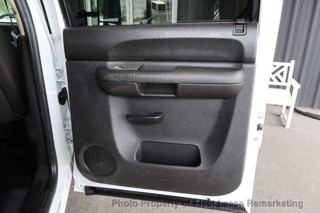 2011 Chevrolet Silverado 3500HD Silverado 3500 4WD Crew Cab Utility  - 22938828 - 22