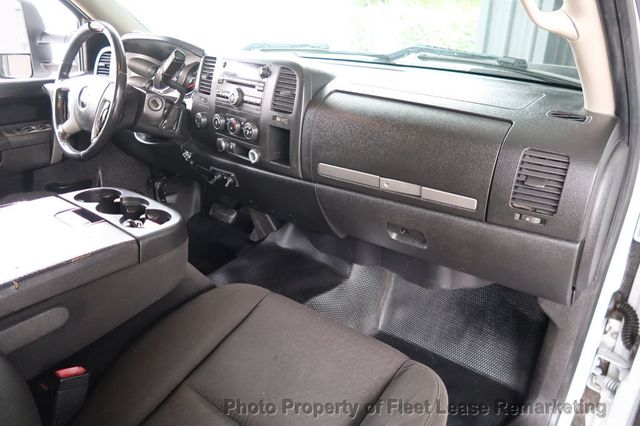 2011 Chevrolet Silverado 3500HD Silverado 3500 4WD Crew Cab Utility  - 22938828 - 23