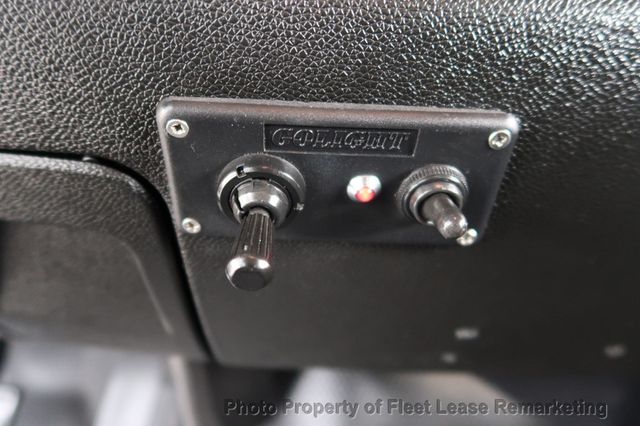 2011 Chevrolet Silverado 3500HD Silverado 3500 4WD Crew Cab Utility  - 22938828 - 32