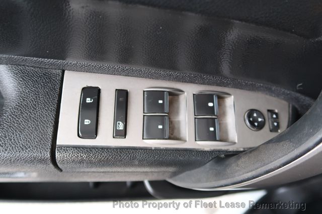 2011 Chevrolet Silverado 3500HD Silverado 3500 4WD Crew Cab Utility  - 22938828 - 36