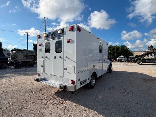 2011 Dodge Ram 4500 Ambulance ST - 22934607 - 3