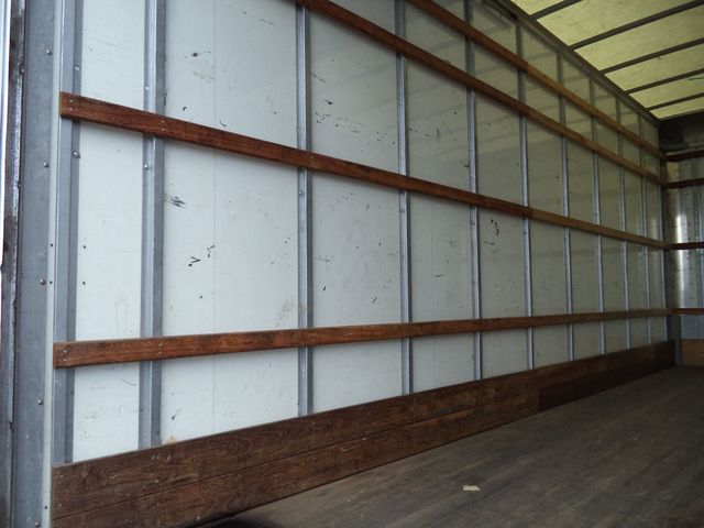 2011 Ford E450 With 20ft Dry Cargo Moving Box Truck and Pull Out Ramp - 22819526 - 22