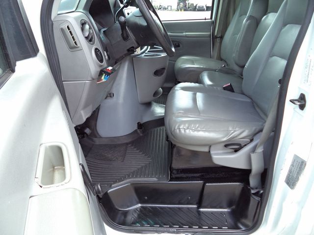 2011 Ford E450 With 20ft Dry Cargo Moving Box Truck and Pull Out Ramp - 22819526 - 27