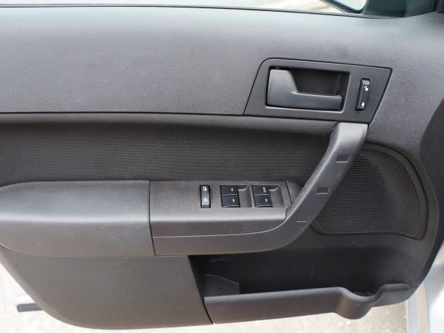 2011 Ford Focus 4dr Sdn SE - 11862264 - 13