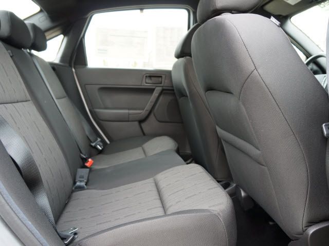 2011 Ford Focus 4dr Sdn SE - 11862264 - 16
