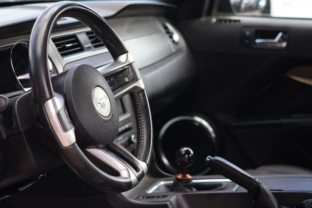 2011 Ford Mustang 2dr Coupe GT Premium - 22939546 - 8