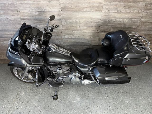 2011 Harley-Davidson FLTRUSE CVO Road Glide Custom SUPER CLEAN! - 22940152 - 15