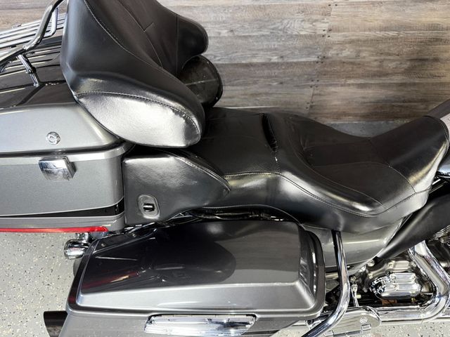 2011 Harley-Davidson FLTRUSE CVO Road Glide Custom SUPER CLEAN! - 22940152 - 8
