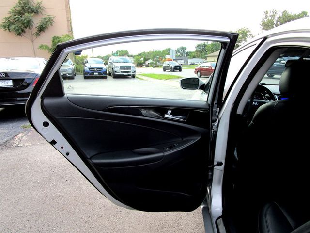 2011 Hyundai Sonata Limited  - 22909292 - 30