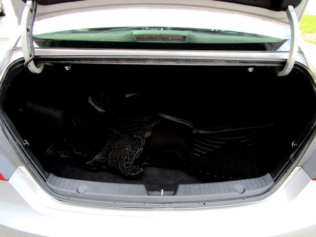 2011 Hyundai Sonata Limited  - 22909292 - 32