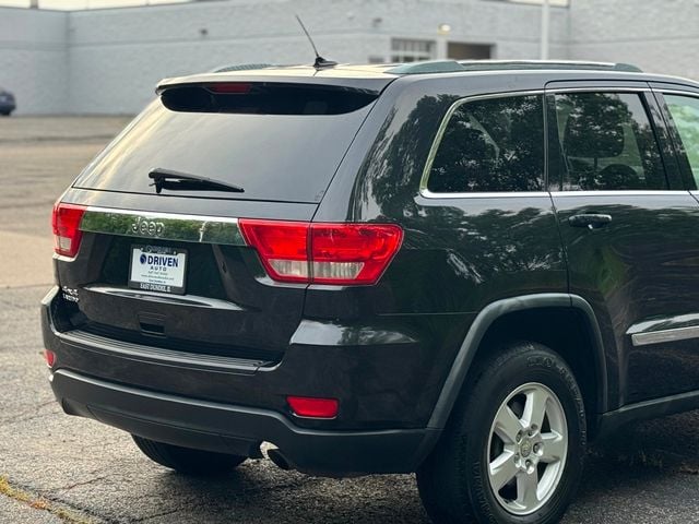 2011 Jeep Grand Cherokee 4WD 4dr Laredo - 22880639 - 11