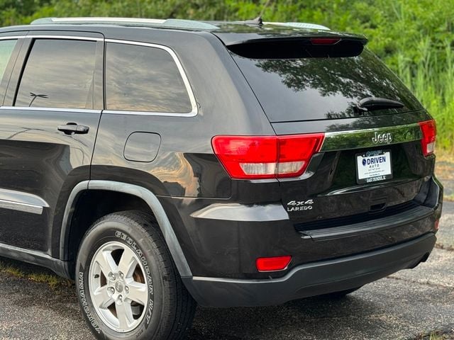 2011 Jeep Grand Cherokee 4WD 4dr Laredo - 22880639 - 13