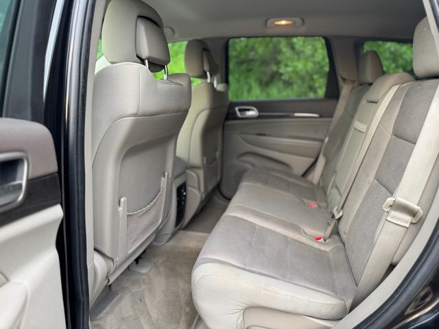 2011 Jeep Grand Cherokee 4WD 4dr Laredo - 22880639 - 19