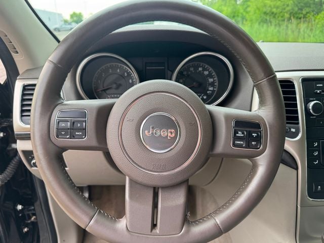 2011 Jeep Grand Cherokee 4WD 4dr Laredo - 22880639 - 24