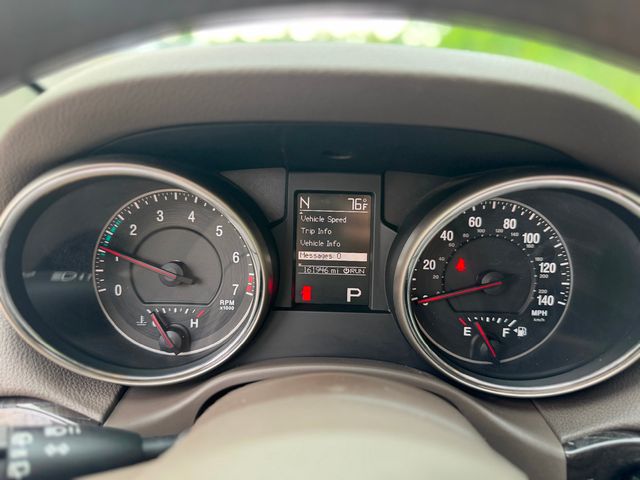 2011 Jeep Grand Cherokee 4WD 4dr Laredo - 22880639 - 27