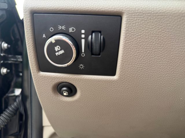 2011 Jeep Grand Cherokee 4WD 4dr Laredo - 22880639 - 30
