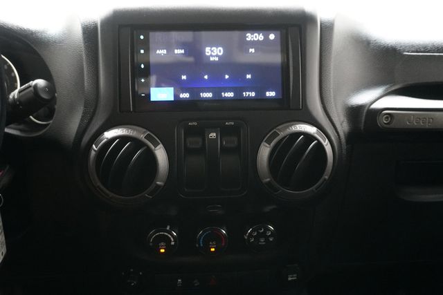 2011 Jeep Wrangler 4WD 2dr Sport - 22906804 - 17