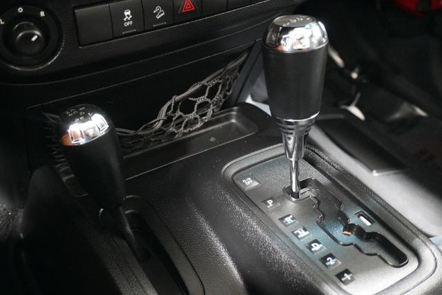 2011 Jeep Wrangler 4WD 2dr Sport - 22906804 - 19