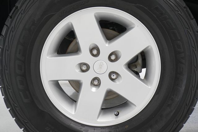 2011 Jeep Wrangler 4WD 2dr Sport - 22906804 - 21