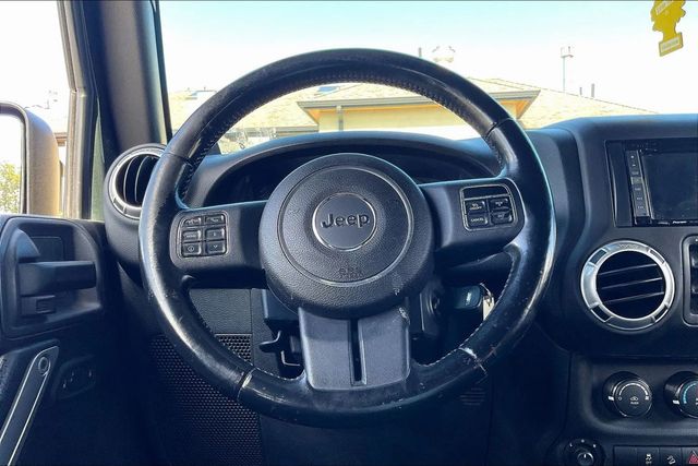 2011 Jeep Wrangler Unlimited 4WD 4dr Sahara - 22893266 - 19