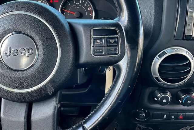 2011 Jeep Wrangler Unlimited 4WD 4dr Sahara - 22893266 - 21