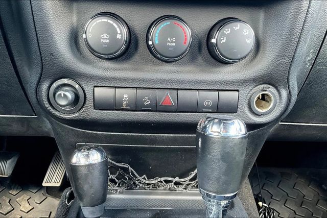 2011 Jeep Wrangler Unlimited 4WD 4dr Sahara - 22893266 - 22