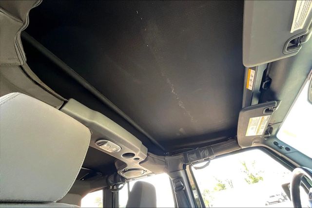 2011 Jeep Wrangler Unlimited 4WD 4dr Sahara - 22893266 - 26