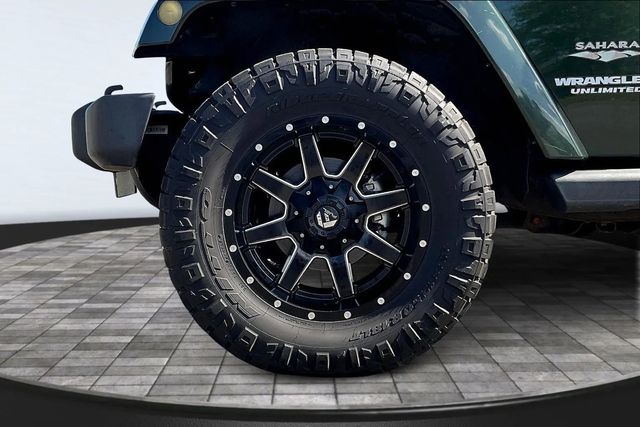 2011 Jeep Wrangler Unlimited 4WD 4dr Sahara - 22893266 - 30