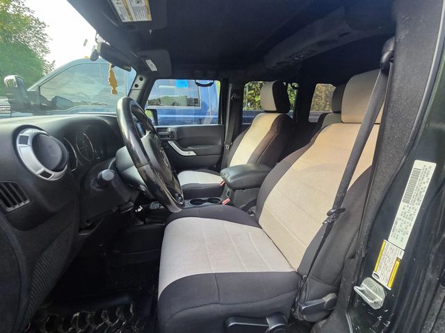 2011 Jeep Wrangler Unlimited 4WD 4dr Sahara - 22893266 - 34