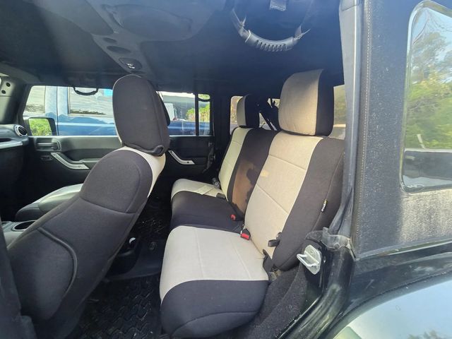 2011 Jeep Wrangler Unlimited 4WD 4dr Sahara - 22893266 - 35