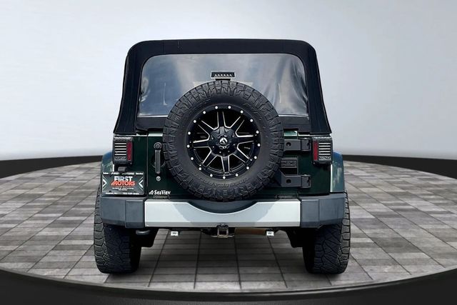 2011 Jeep Wrangler Unlimited 4WD 4dr Sahara - 22893266 - 5
