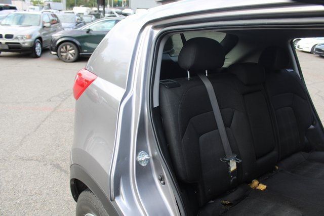 2011 Kia Sportage AWD 4dr LX - 22844330 - 17