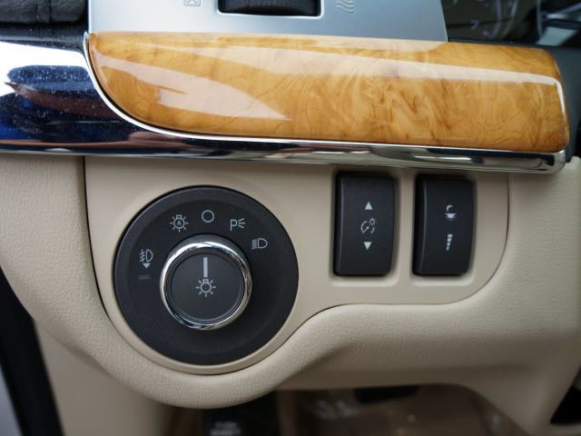 2011 Lincoln MKS 4dr Sdn 3.7L FWD - 11862262 - 12