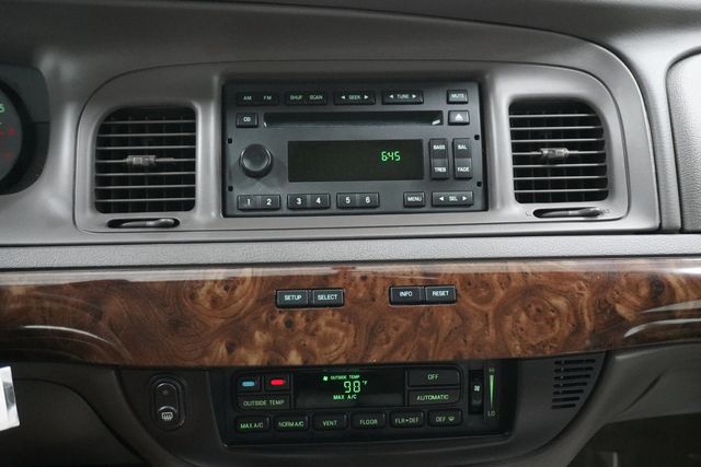 2011 Mercury Grand Marquis 4dr Sedan LS - 22910101 - 15