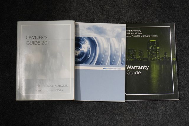 2011 Mercury Grand Marquis 4dr Sedan LS - 22910101 - 17