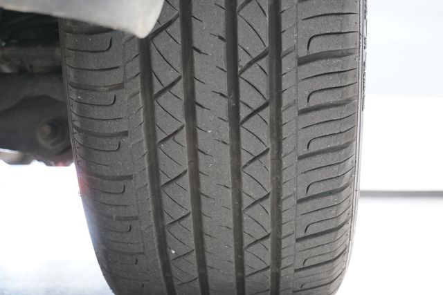 2011 Mercury Grand Marquis 4dr Sedan LS - 22910101 - 21