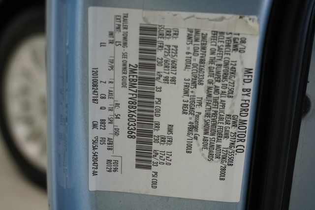 2011 Mercury Grand Marquis 4dr Sedan LS - 22910101 - 23