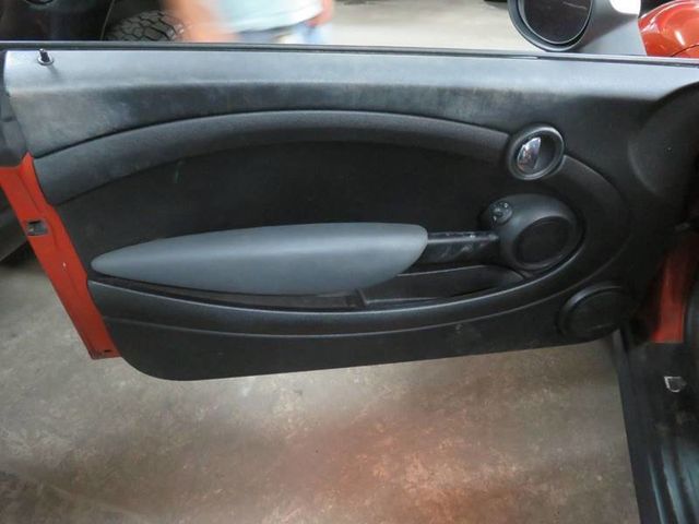 2011 MINI Cooper Hardtop 2 Door PREMIUM / 6 SPD - 19421103 - 38