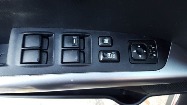 2011 Mitsubishi Outlander SE 4WD - 18679743 - 16