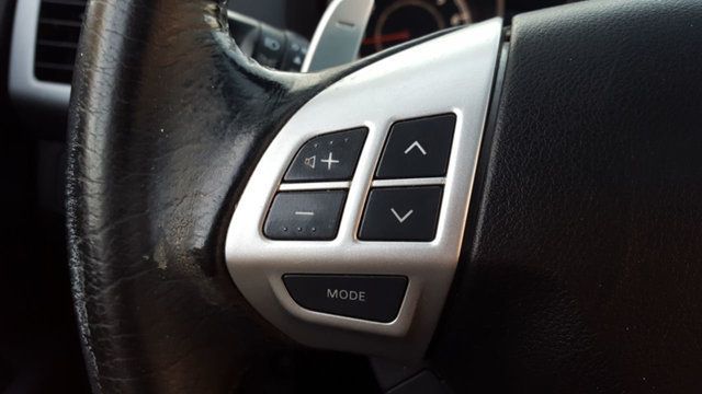 2011 Mitsubishi Outlander SE 4WD - 18679743 - 18