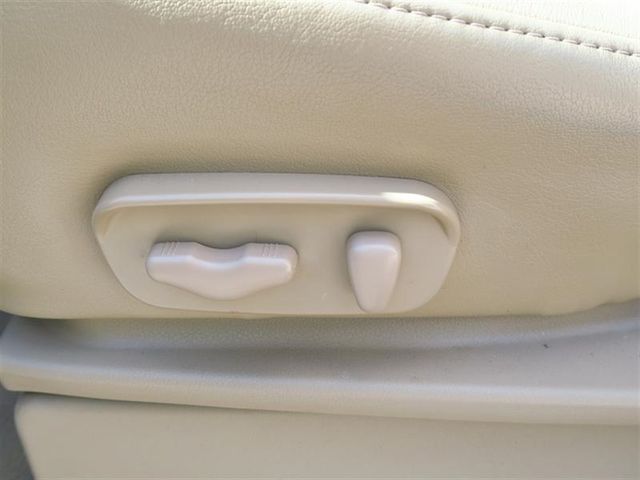 2011 Nissan Armada 2WD 4dr Platinum - 17081835 - 21