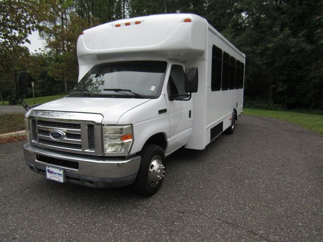 2011 Starcraft Allstar Bus E450 25 Passenger Bus + Driver 25 Passenger Shuttle Bus - 22125257 - 0